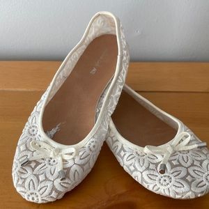 American Eagle ballet flats